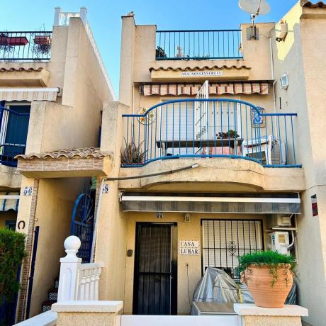 Chalet adosado en Marisa Ruso Lopez, 9, La Siesta - El Salado - Torreta, Torrevieja photo 1
