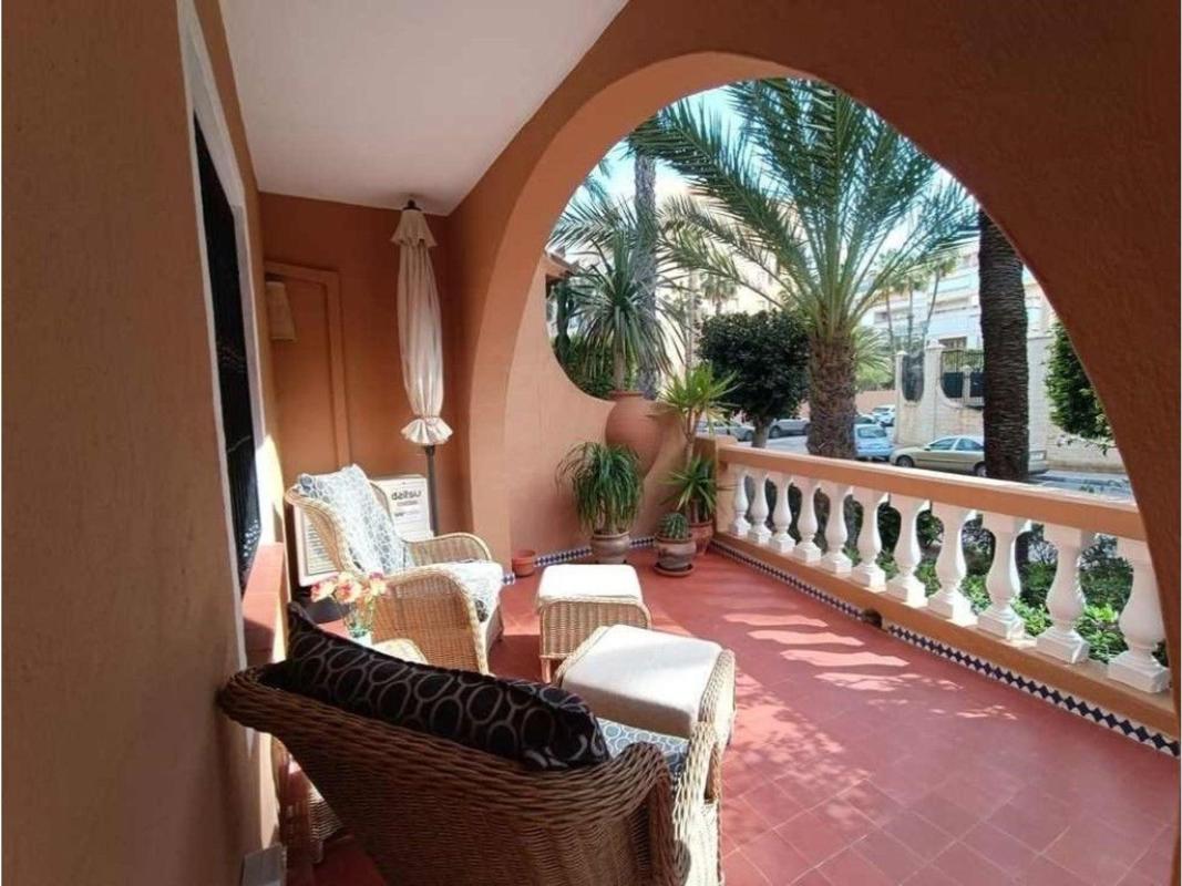 Venta de piso en Piso en Calle Jacinto Benavente, 8, Zona los Frutales, Torrevieja, Torrevieja
photo 3