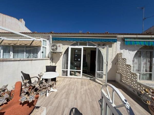 Venta de piso en Piso en Calle Mozart, 17, La Siesta - El Salado - Torreta, Torrevieja, Torrevieja
photo 1