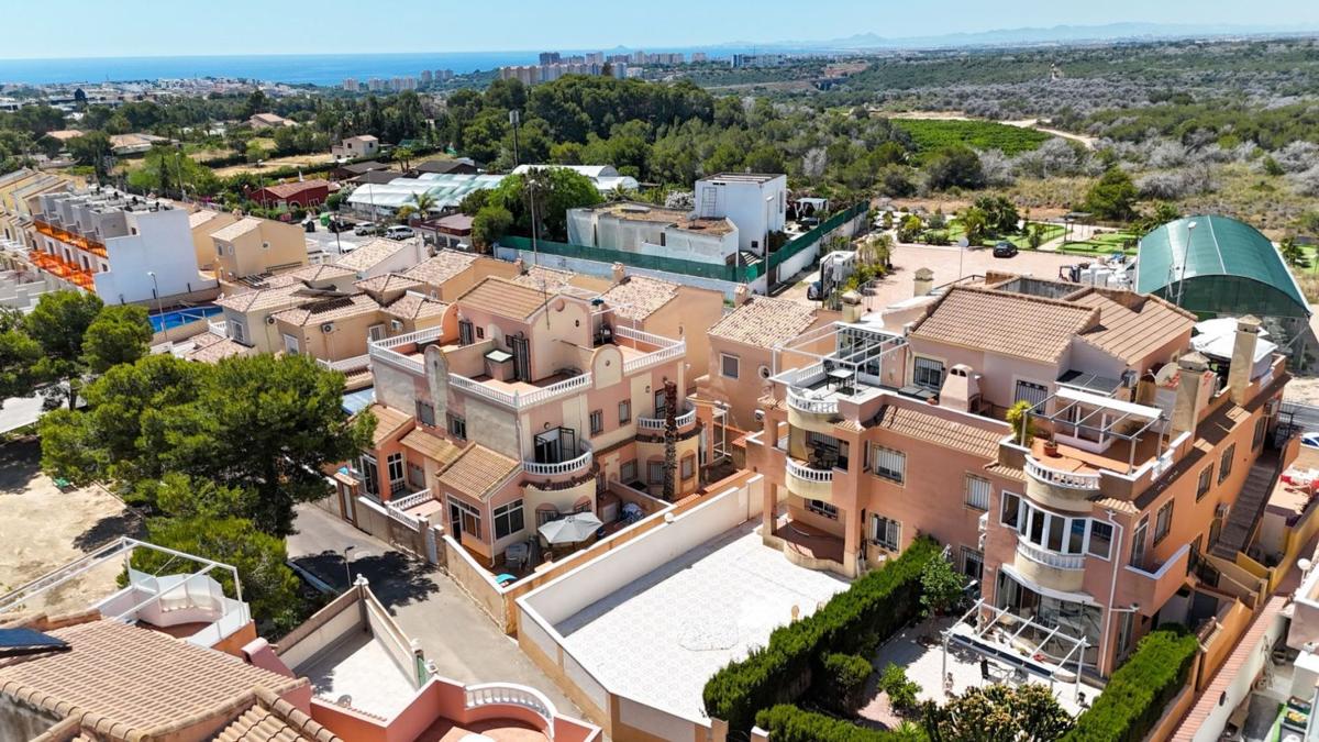 Venta de piso en Piso en Calle Oropesa, Lomas de Don Juan, Orihuela, Orihuela
photo 3