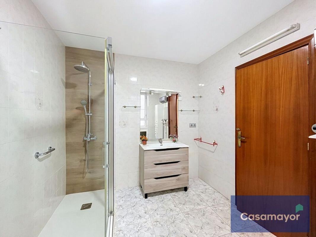 Venta de piso en Piso en Calle Pintor Lorenzo Casanova, 10, Ensanche-Diputación, Alicante / Alacant, Alicante / Alacant
 photo 4