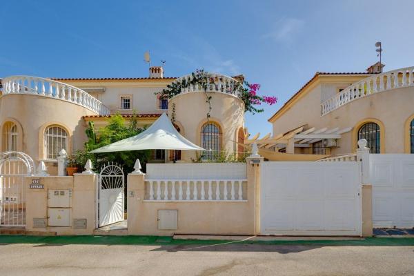 Casa o chalet independiente en Parque Acuático - Sector 25, Torrevieja photo 2