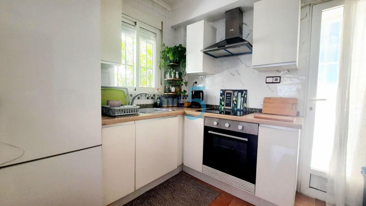 Sprzedaż niezależnego domku jednorodzinnego w  Casa o chalet en Zona Lago - Los Almendros, Orihuela, Orihuela photo 4