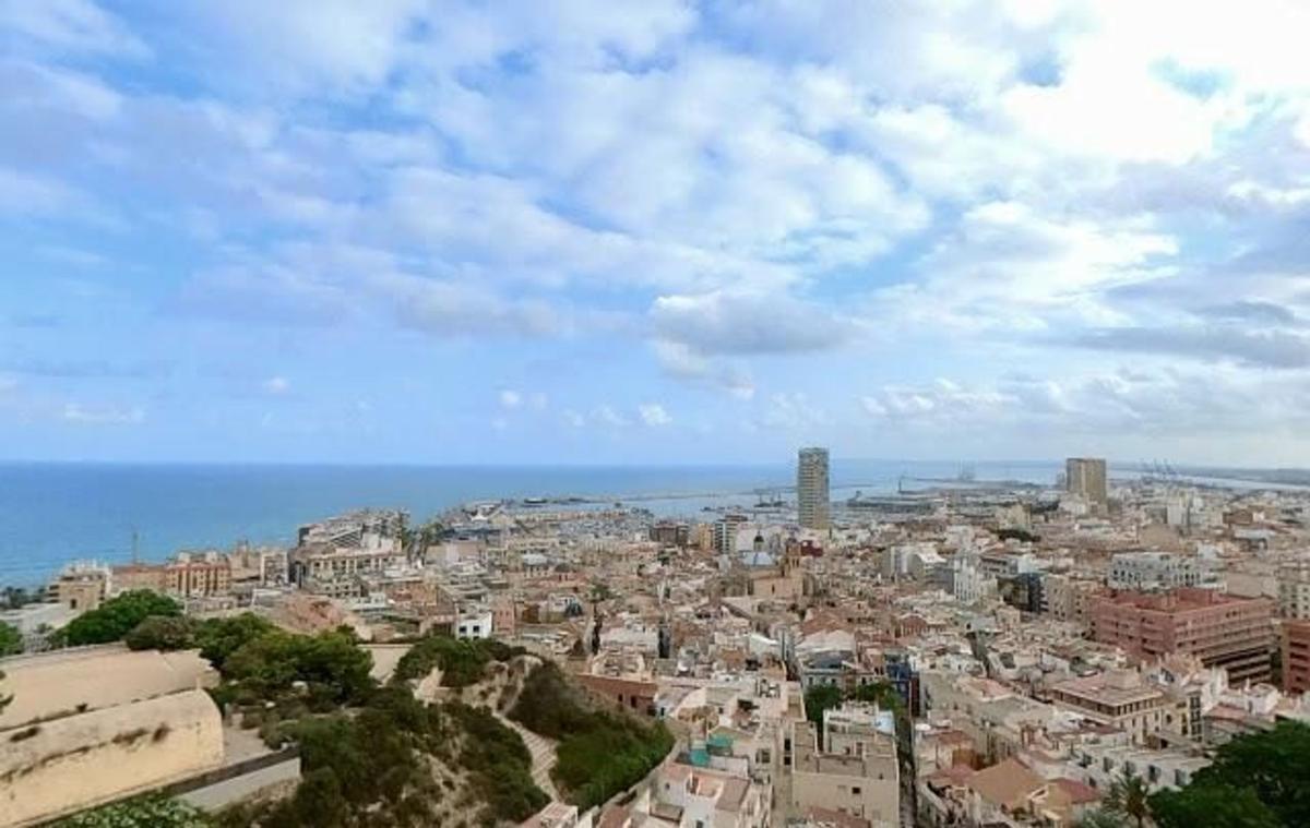 Sprzedaż mieszkania w Piso en Plaza de la Cruz, Virgen del Remedio - Parque lo Morant, Alicante / Alacant, Alicante / Alacant
photo 3