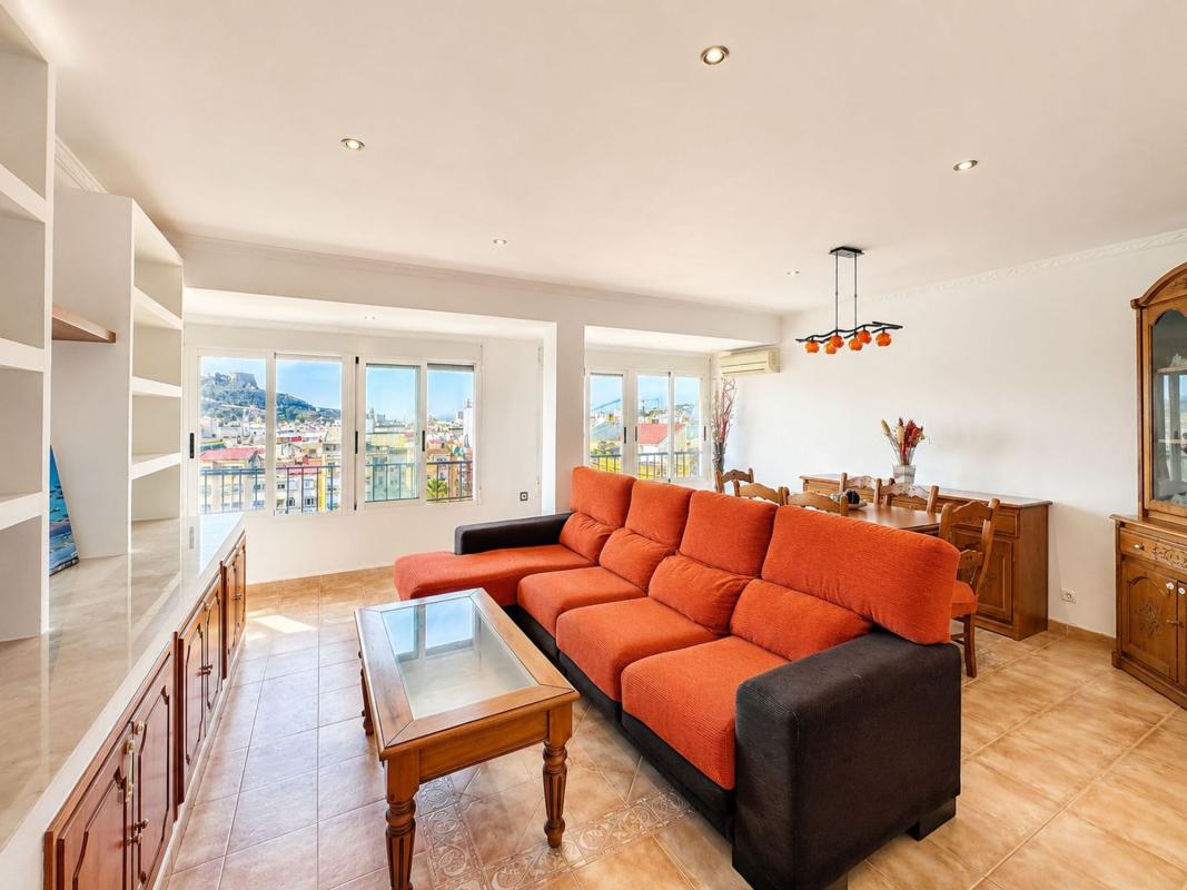 Venta de piso en Piso en Plaza del Sol, 5, Carolinas Altas, Alicante / Alacant, Alicante / Alacant
photo 2