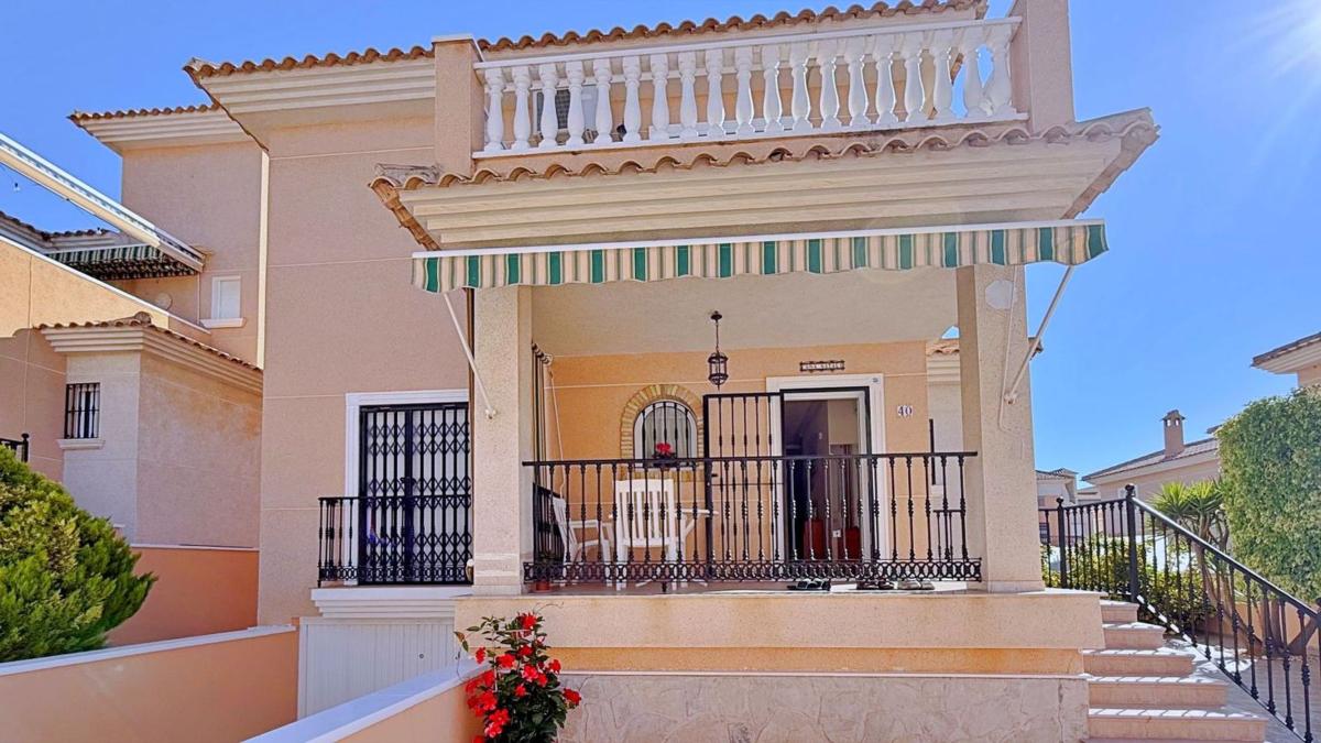 Venta de chalet independiente en Casa o chalet en Calle Rosa, Los Balcones y los Altos, Orihuela, Orihuela
 photo 4