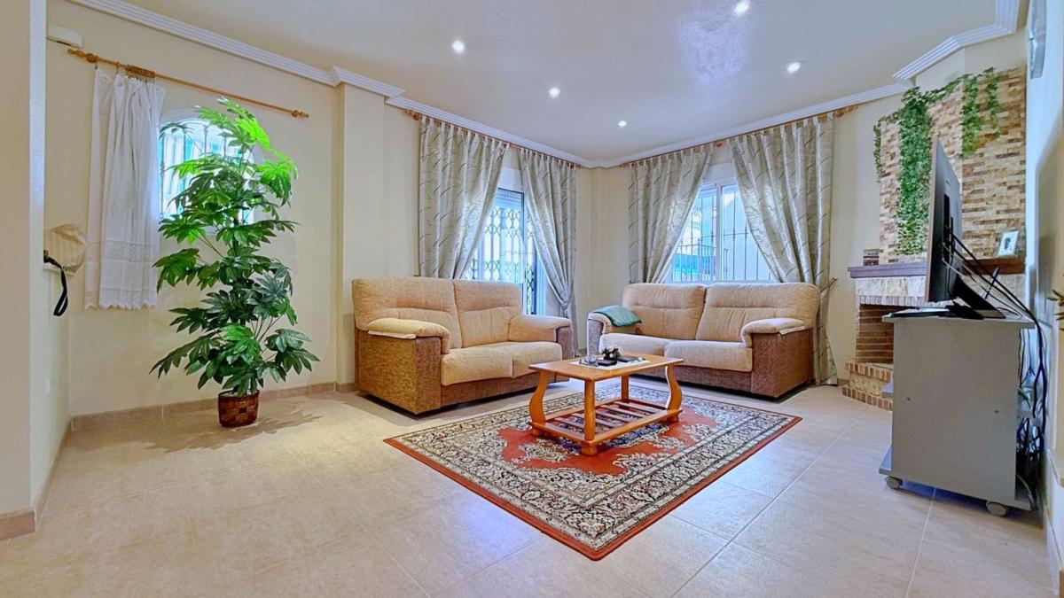 Venta de chalet independiente en Casa o chalet en Calle Rosa, Los Balcones y los Altos, Orihuela, Orihuela
 photo 5
