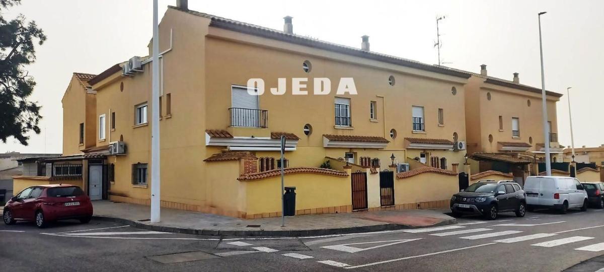 Продажа таунхауса в  Chalet adosado en Calle Gerona, Zona norte, Santa Pola , Санта Пола photo 4