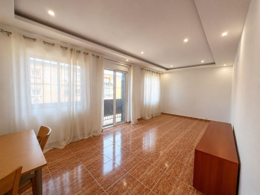 Venta de piso en Piso en Altozano, Alicante / Alacant, Alicante / Alacant
photo 1