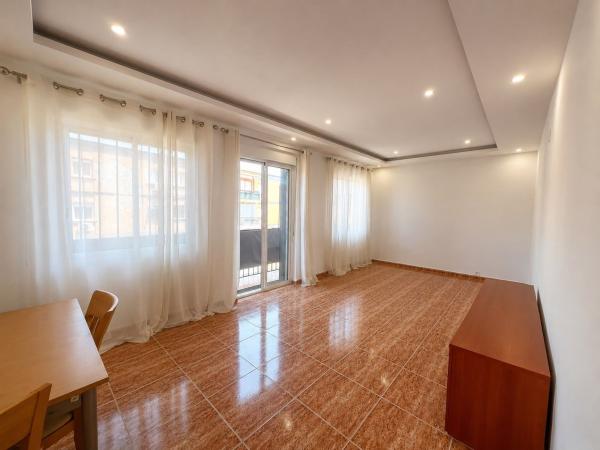 Venta de piso en Piso en Altozano, Alicante / Alacant, Alicante / Alacant
photo 1