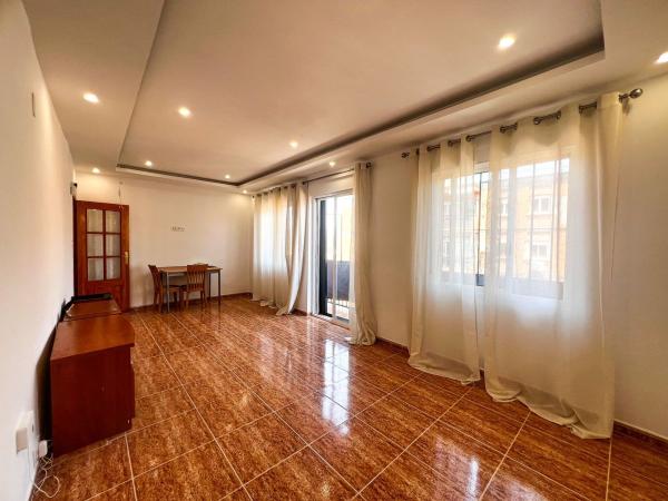 Venta de piso en Piso en Altozano, Alicante / Alacant, Alicante / Alacant
thumbnail 1