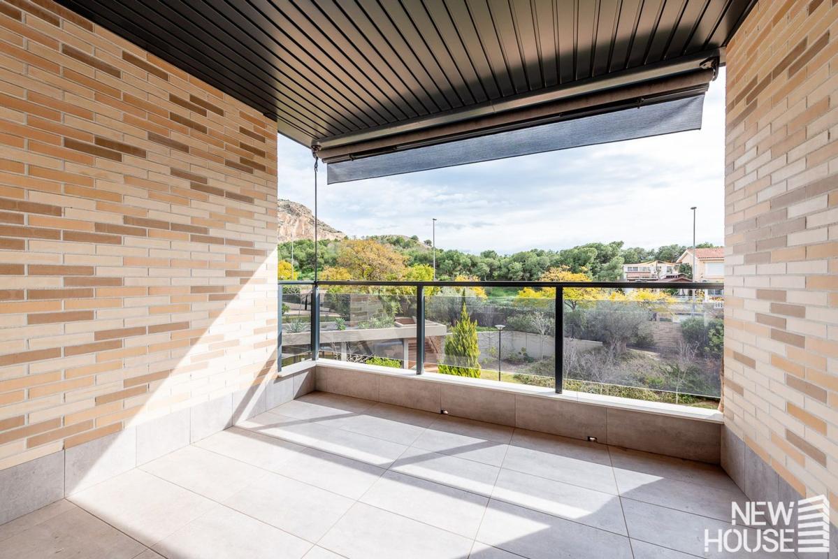 Продажа квартиры на Piso en Calle del Padre Arrupe, Vistahermosa, Alicante / Alacant, Аликанте / Алакант
photo 1