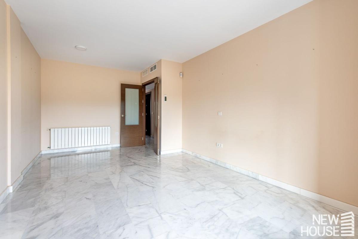 Продажа квартиры на Piso en Calle del Padre Arrupe, Vistahermosa, Alicante / Alacant, Аликанте / Алакант
photo 3
