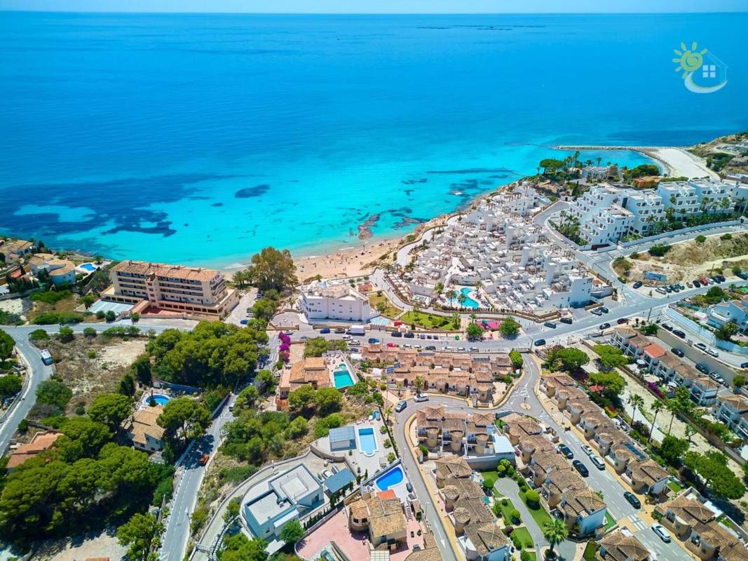 Продажа отдельного шале в Casa o chalet en Calle Altea, Pueblo Acantilado - Lanuza, El Campello, Эль Кампельо photo 1