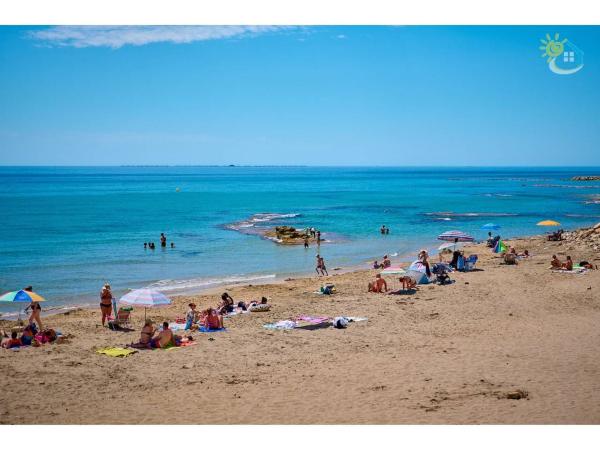 Частный шале на продаже в  Casa o chalet en Calle Altea, Pueblo Acantilado - Lanuza, El Campello, Эль Кампельо photo 4
