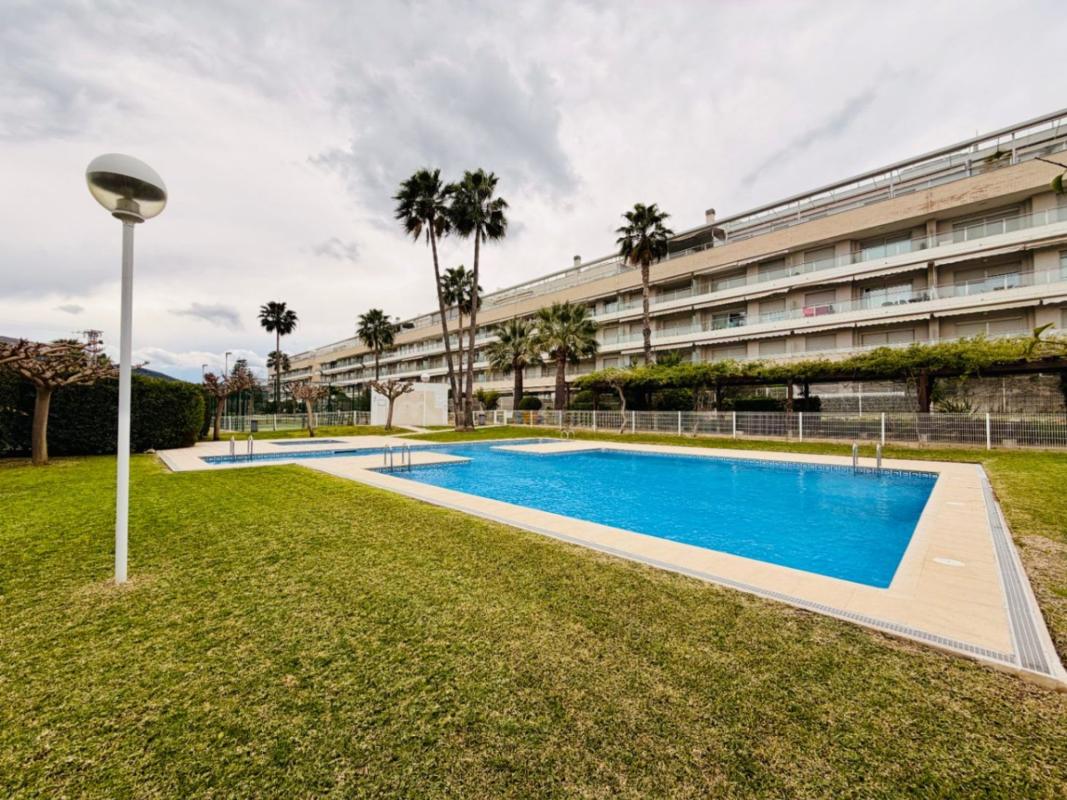 Продажа квартиры на Piso en Avenida d'Andalusia, Centro Urbano, Denia, Дения
photo 1