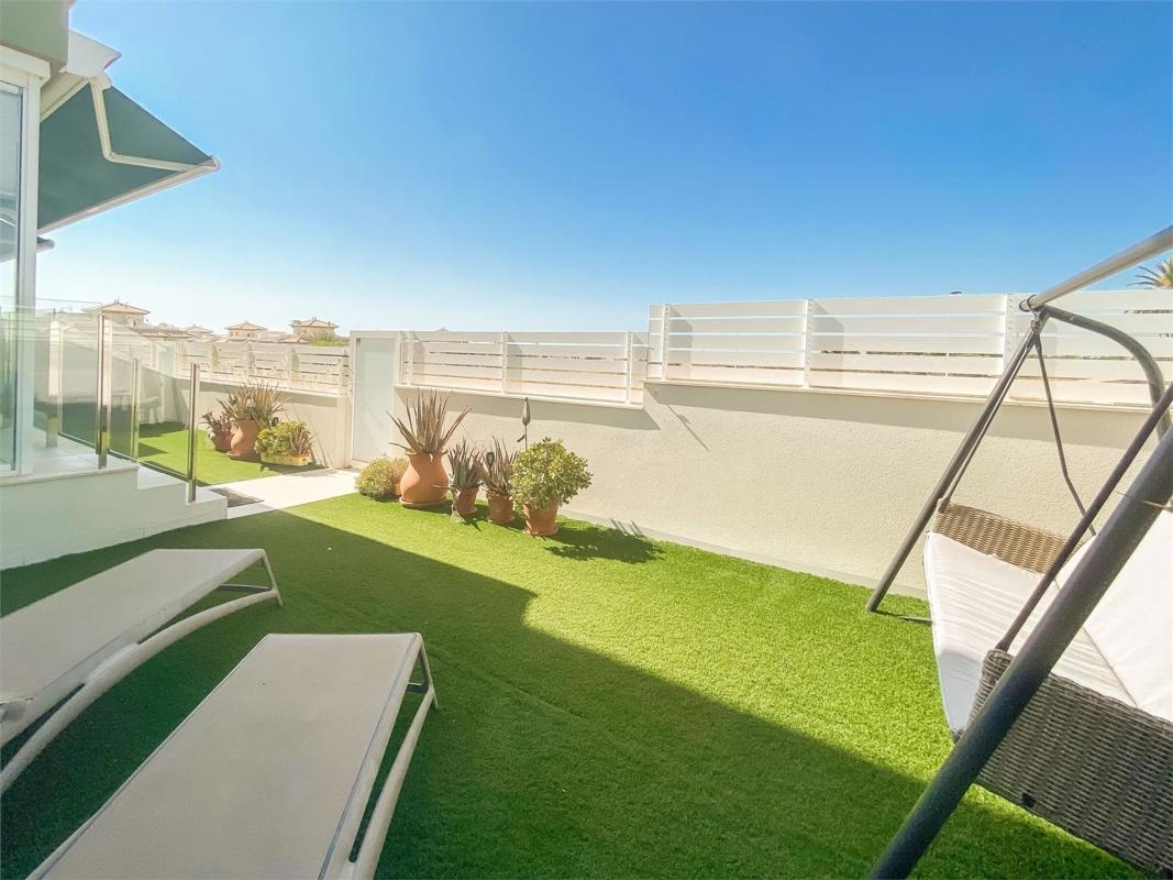 Sale of apartment in Piso en Avenida Alemania, La Marina, Elche / Elx, Elche / Elx
photo 5
