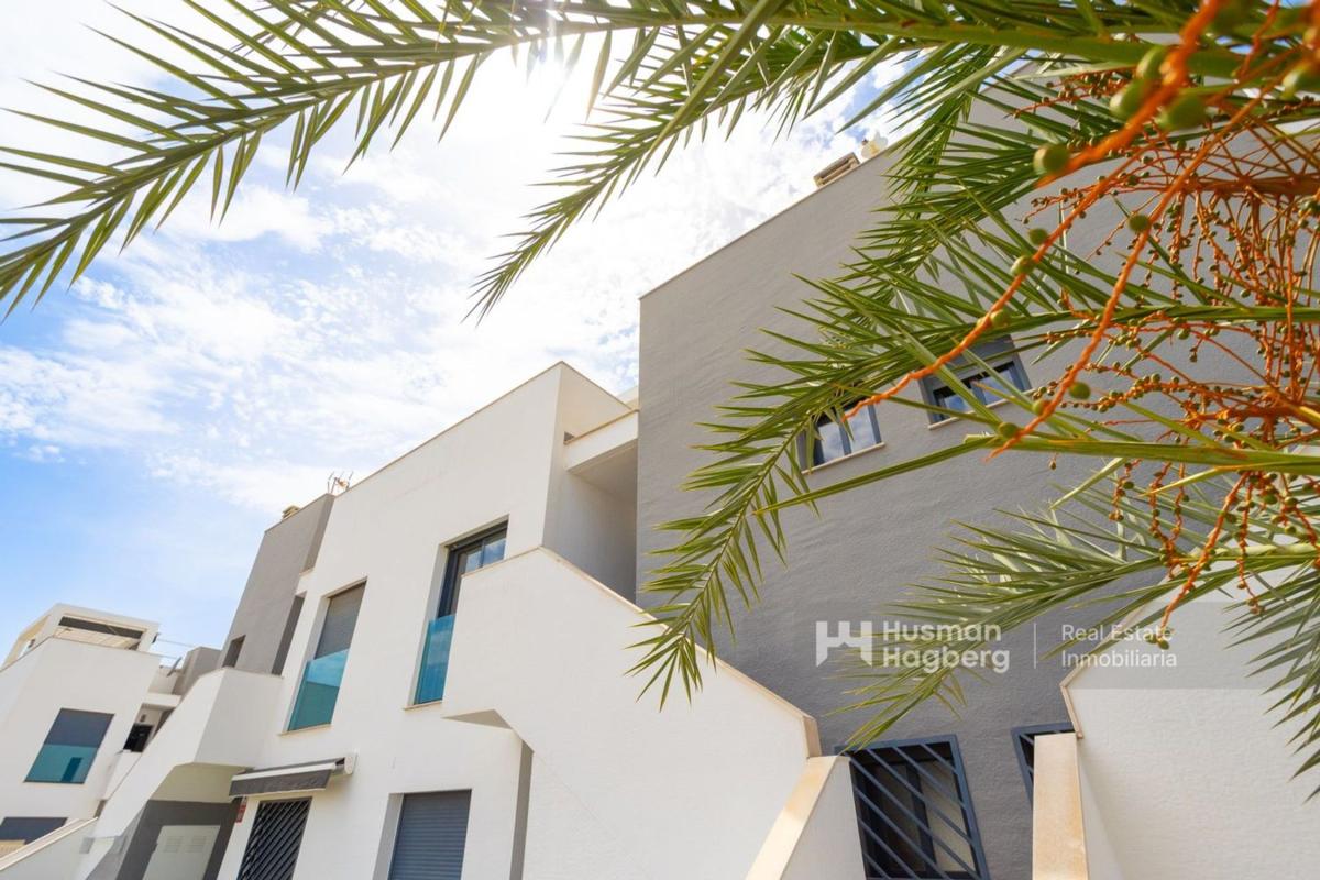 Продажа квартиры на Piso en Calle Granate, La Zenia, Orihuela, Ориуэла
photo 1