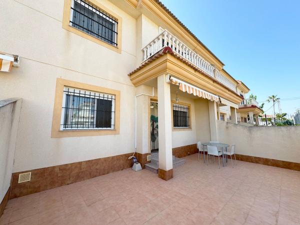 Chalet adosado en Treinta De Julio, Torre de la Horadada, Pilar de la Horadada thumbnail 1