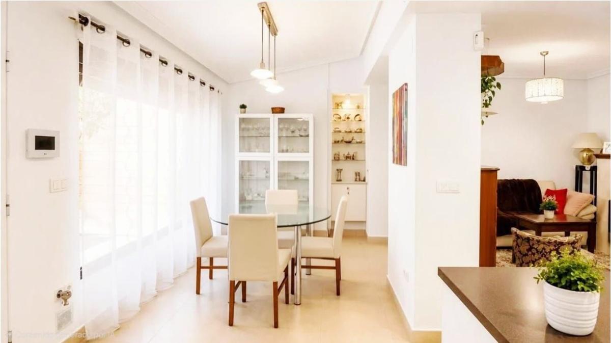 Sale of independent chalet in Chalet pareado en Escultor Adrian Carrillo, Vistahermosa, Alicante / Alacant, Alicante
photo 4