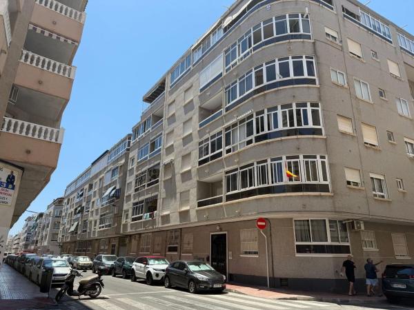 Sprzedaż mieszkania w Piso en Calle Maestro Francisco Casanovas, 2 b2,, Antonio Machado, Torrevieja, Torrevieja
 photo 1