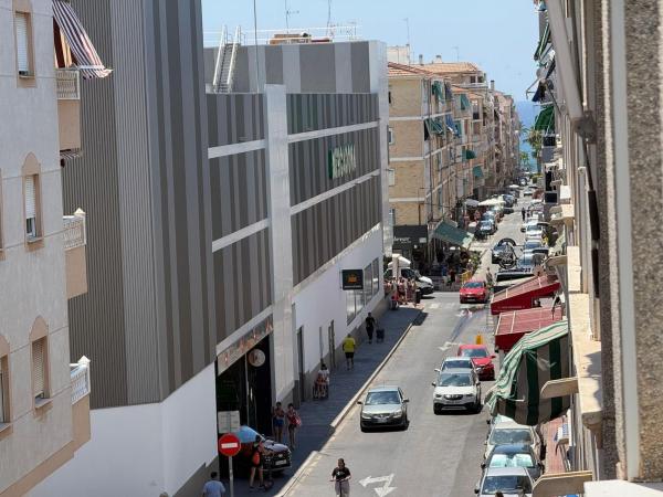 Sprzedaż mieszkania w Piso en Calle Maestro Francisco Casanovas, 2 b2,, Antonio Machado, Torrevieja, Torrevieja
 photo 2