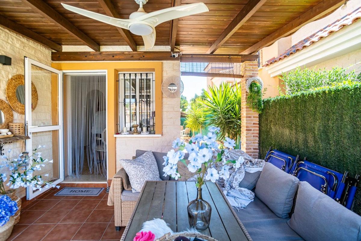 Sale of independent chalet in Casa o chalet en La Malva-rosa, 34, Urbanizaciones, Guardamar del Segura, Guardamar del Segura
photo 3