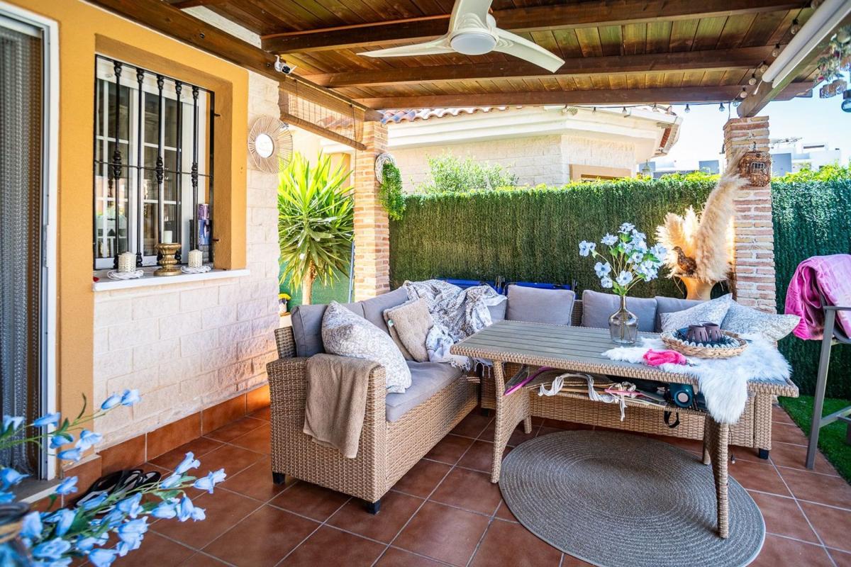 Sale of independent chalet in Casa o chalet en La Malva-rosa, 34, Urbanizaciones, Guardamar del Segura, Guardamar del Segura
photo 4