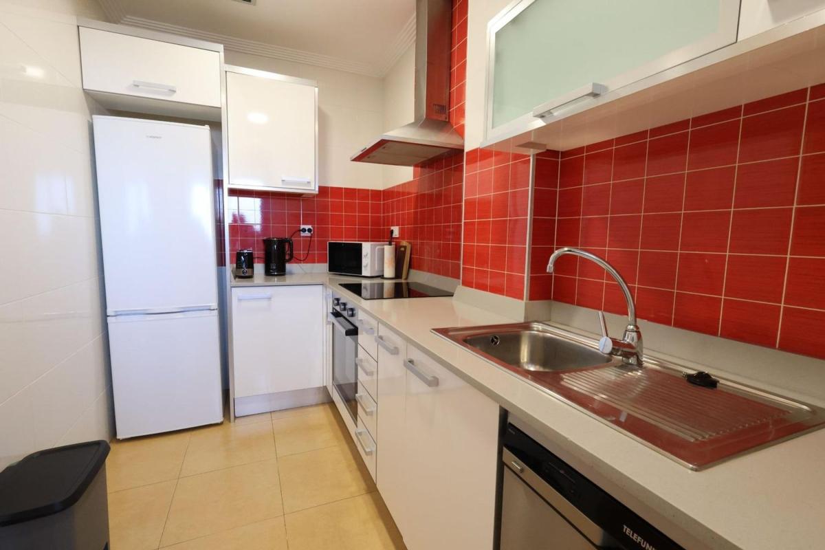 Продажа квартиры на Piso en Calle Cabo Tiñoso, 3, Lomas de Cabo Roig, Orihuela, Ориуэла
photo 3