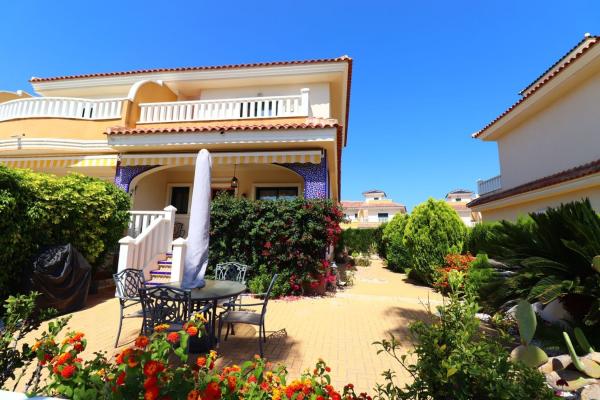 Частный шале на продаже в Casa o chalet en Calle Pamplona, 6, Lo Marabú, Rojales, Рохалес photo 1