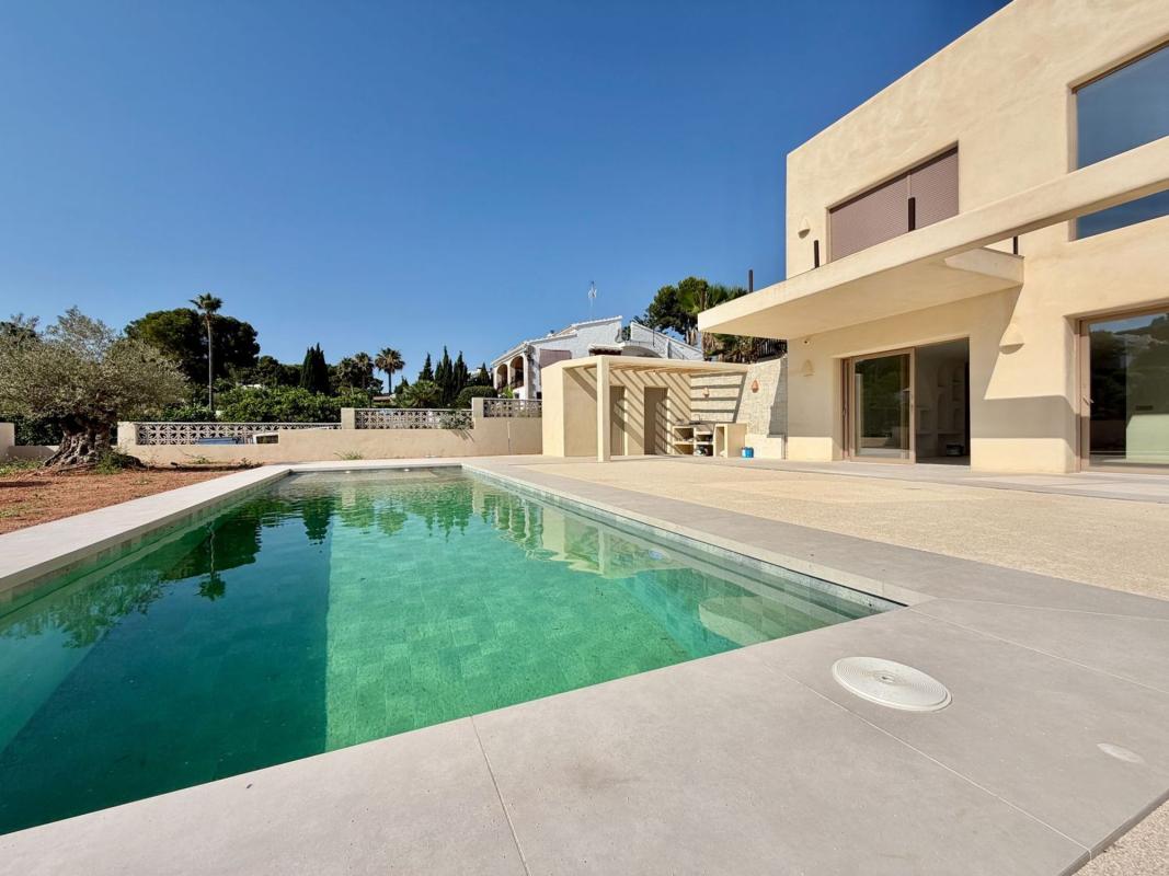 Properties for sale and rent in Spain photo 1