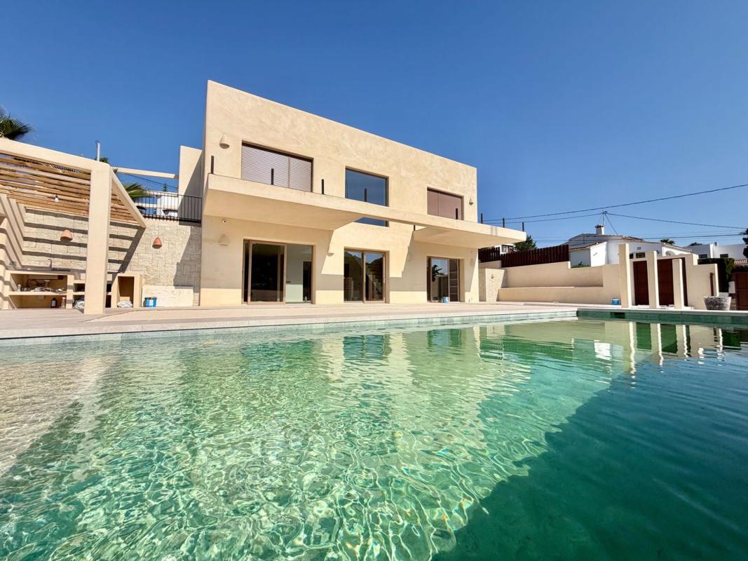 Properties for sale and rent in Spain photo 3