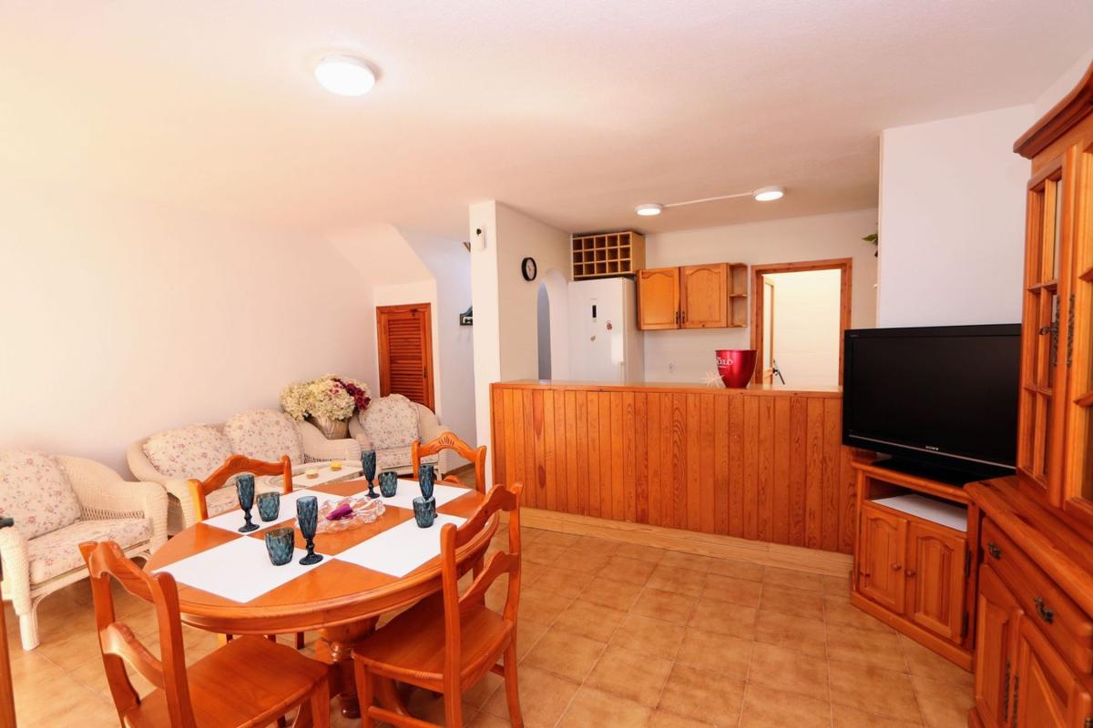 Продажа таунхауса в  Chalet adosado en Calle Jazmines, Playa Flamenca, Orihuela , Ориуэла photo 5