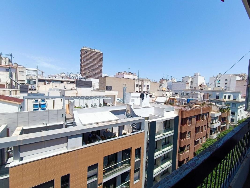 Продажа квартиры на Piso en Pintor Lorenzo Casanova, Ensanche-Diputación, Alicante / Alacant, Аликанте / Алакант
 photo 2