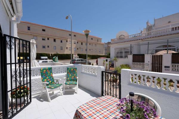 Chalet adosado en Avenida Robleda, La Siesta - El Salado - Torreta, Torrevieja photo 1