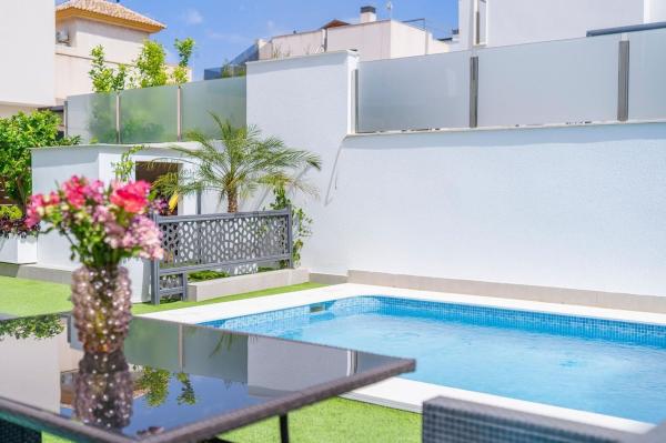 Casa o chalet independiente en Parque Acuático - Sector 25, Torrevieja photo 1