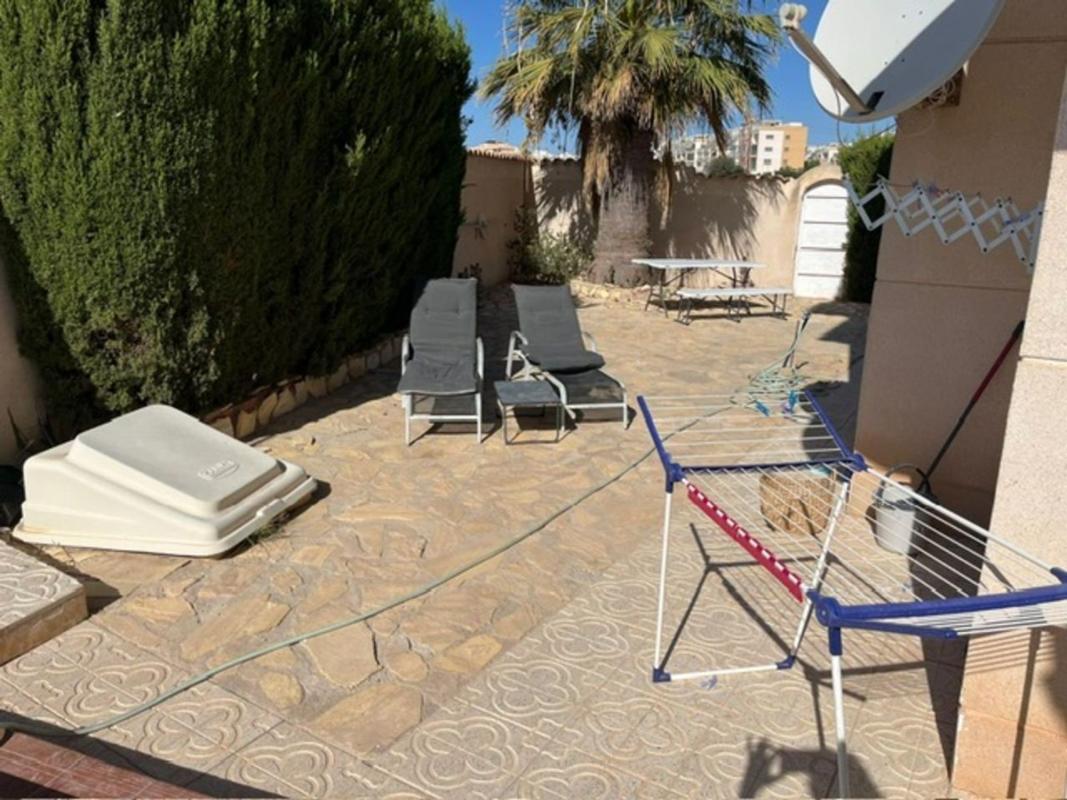 Sprzedaż niezależnego domku jednorodzinnego w Casa o chalet en Playa Flamenca, Orihuela, Orihuela photo 2