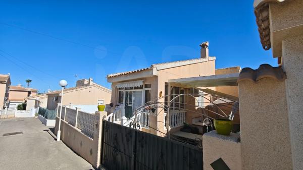 Частный шале на продаже в Casa o chalet en Calle Cervantes, 100, Centro de la Ciudad Quesada, Rojales, Рохалес photo 1