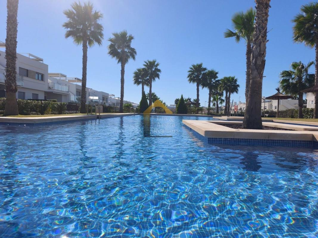 Venta de piso en Piso en Desamparados-Hurchillo-Torremendo, Orihuela, Orihuela
photo 1