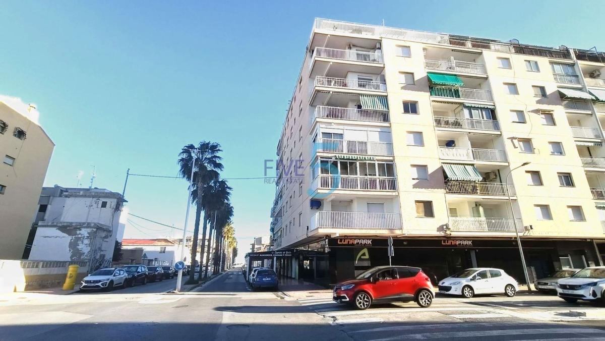 Venta de piso en Piso en Tamarit - Playa Lissa, Santa Pola, Santa Pola
photo 1