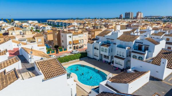 Sprzedaż mieszkania w Piso en Playa de los Náufragos, Torrevieja, Torrevieja
 photo 2