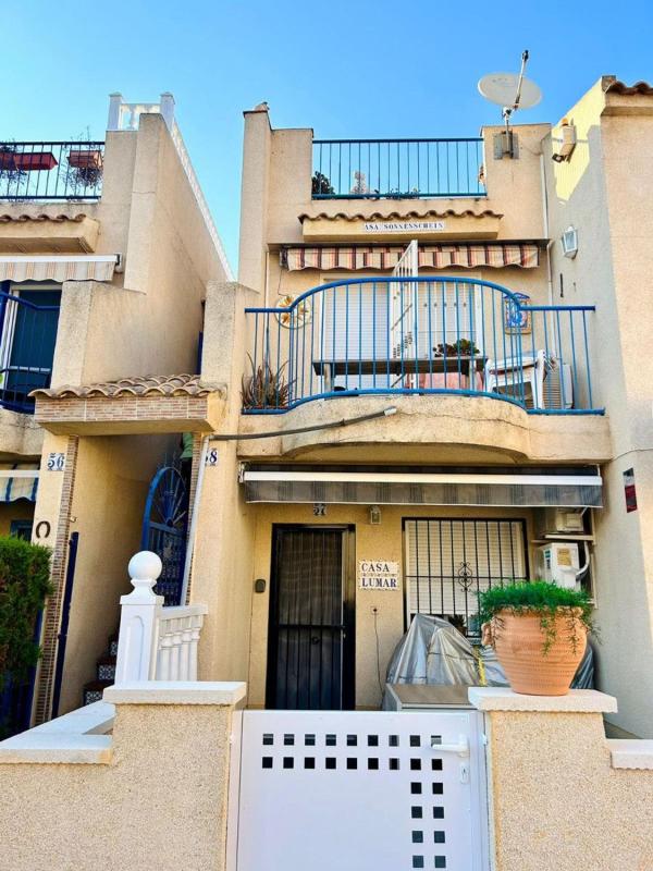 Sprzedaż mieszkania w Piso en La Siesta - El Salado - Torreta, Torrevieja, Torrevieja
photo 1