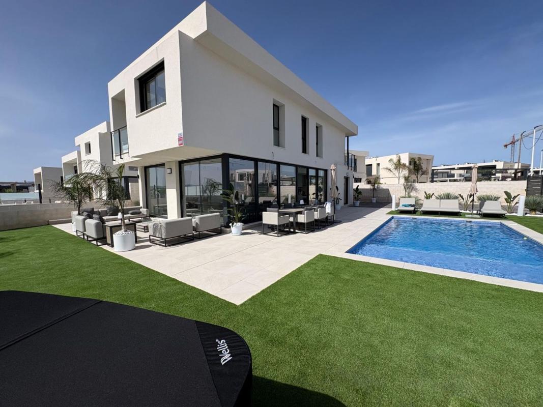 Продажа отдельного шале в Casa o chalet en Monte y Mar, Gran Alacant, Гран-Алакант photo 1
