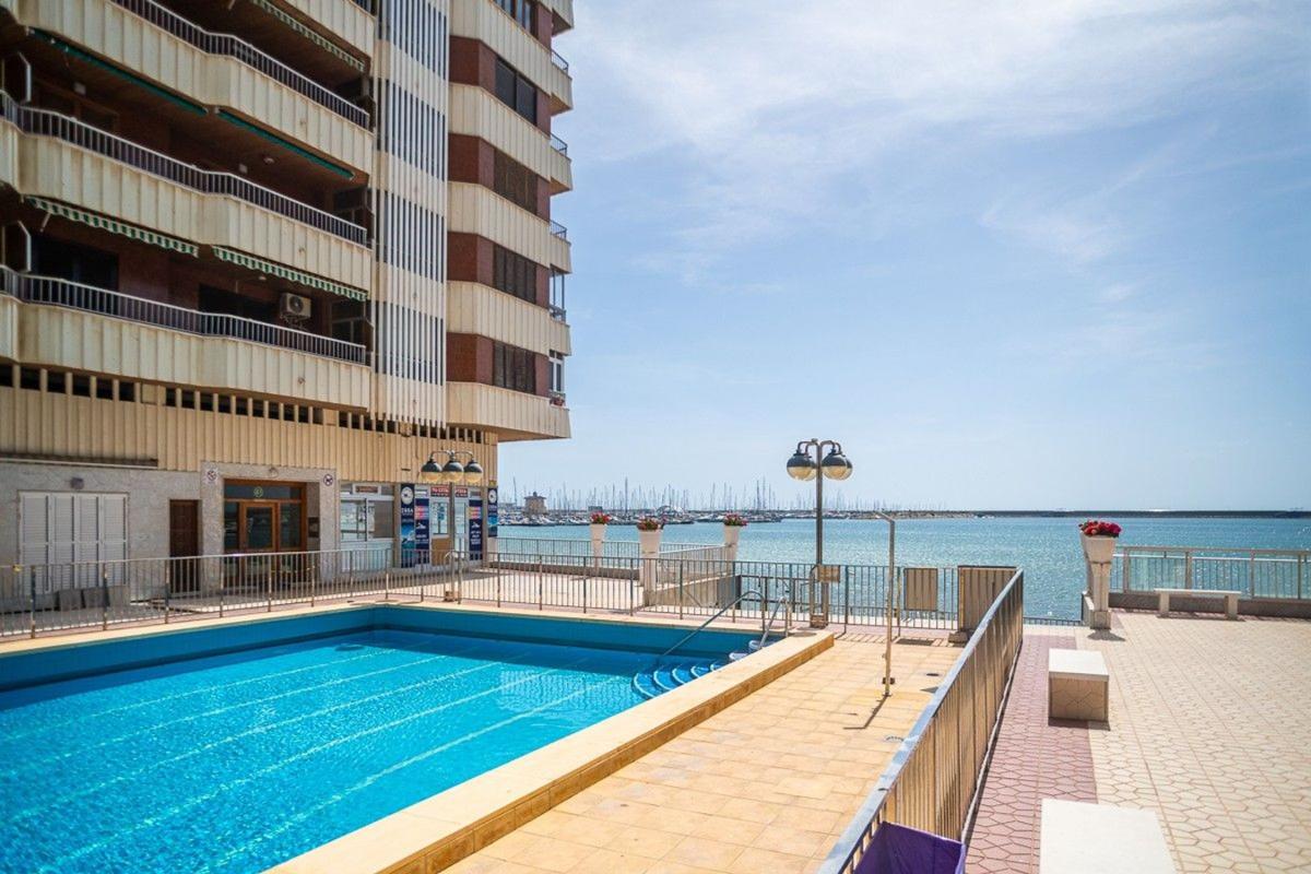 Sprzedaż mieszkania w Piso en El Acequión, Torrevieja, Torrevieja
photo 1