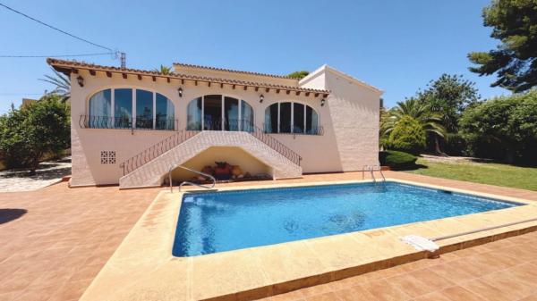 Independent chalet for sale in Casa o chalet en Pinar de Advocat-Cometa, Moraira, Moraira
photo 1