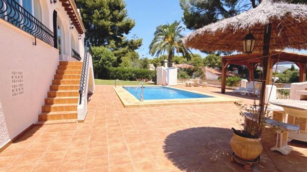 Independent chalet for sale in Casa o chalet en Pinar de Advocat-Cometa, Moraira, Moraira
thumbnail 1