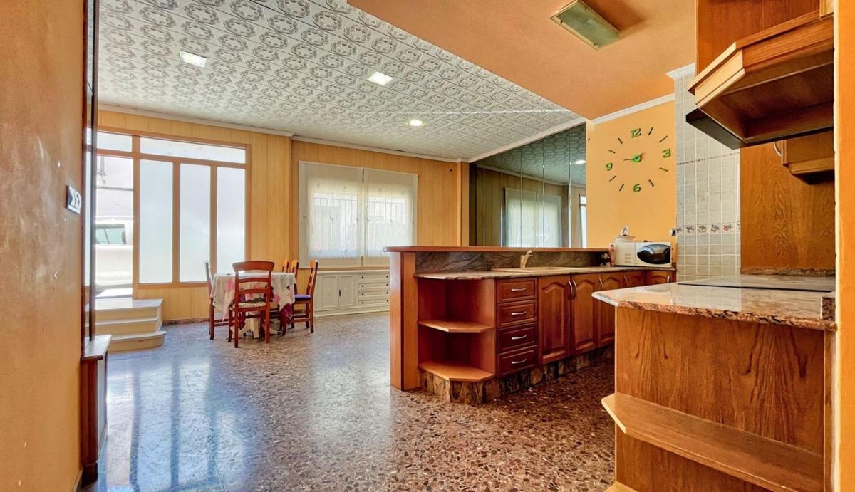 Properties for sale and rent in Spain photo 3