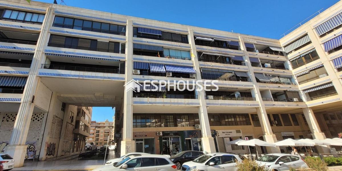 Sale of apartment in Piso en Zona Pueblo, Guardamar del Segura, Guardamar del Segura
photo 1