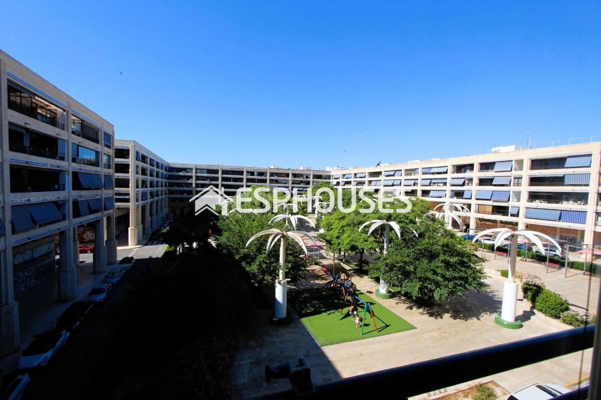 Sale of apartment in Piso en Zona Pueblo, Guardamar del Segura, Guardamar del Segura
photo 2