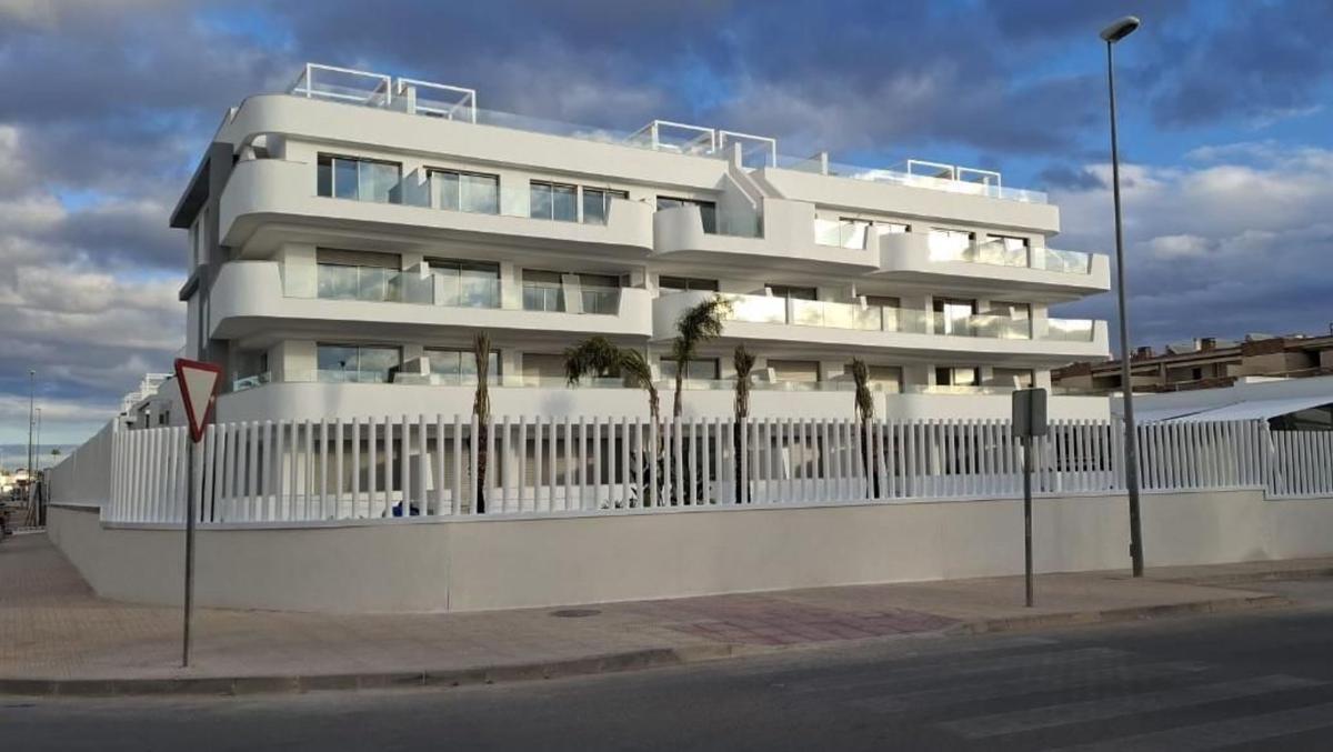 Продажа квартиры на Piso en Lomas de Cabo Roig, Orihuela, Ориуэла
photo 1